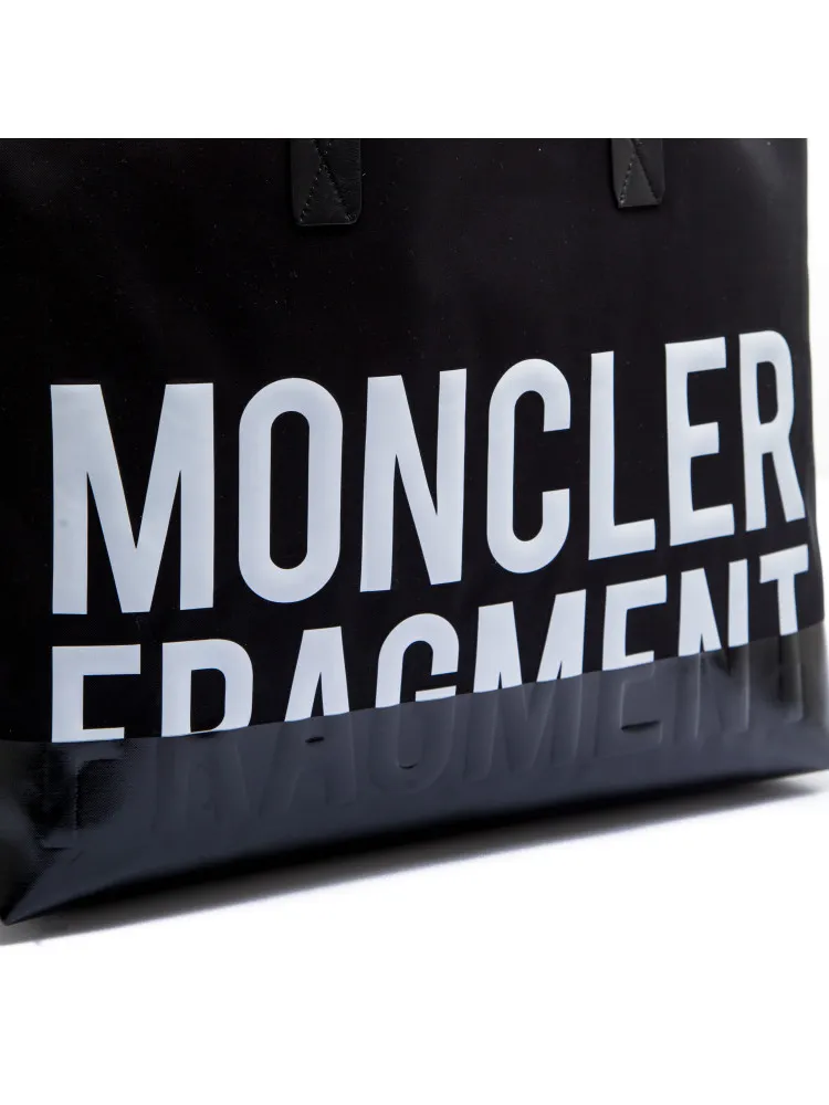 Moncler Shopping | Credomen