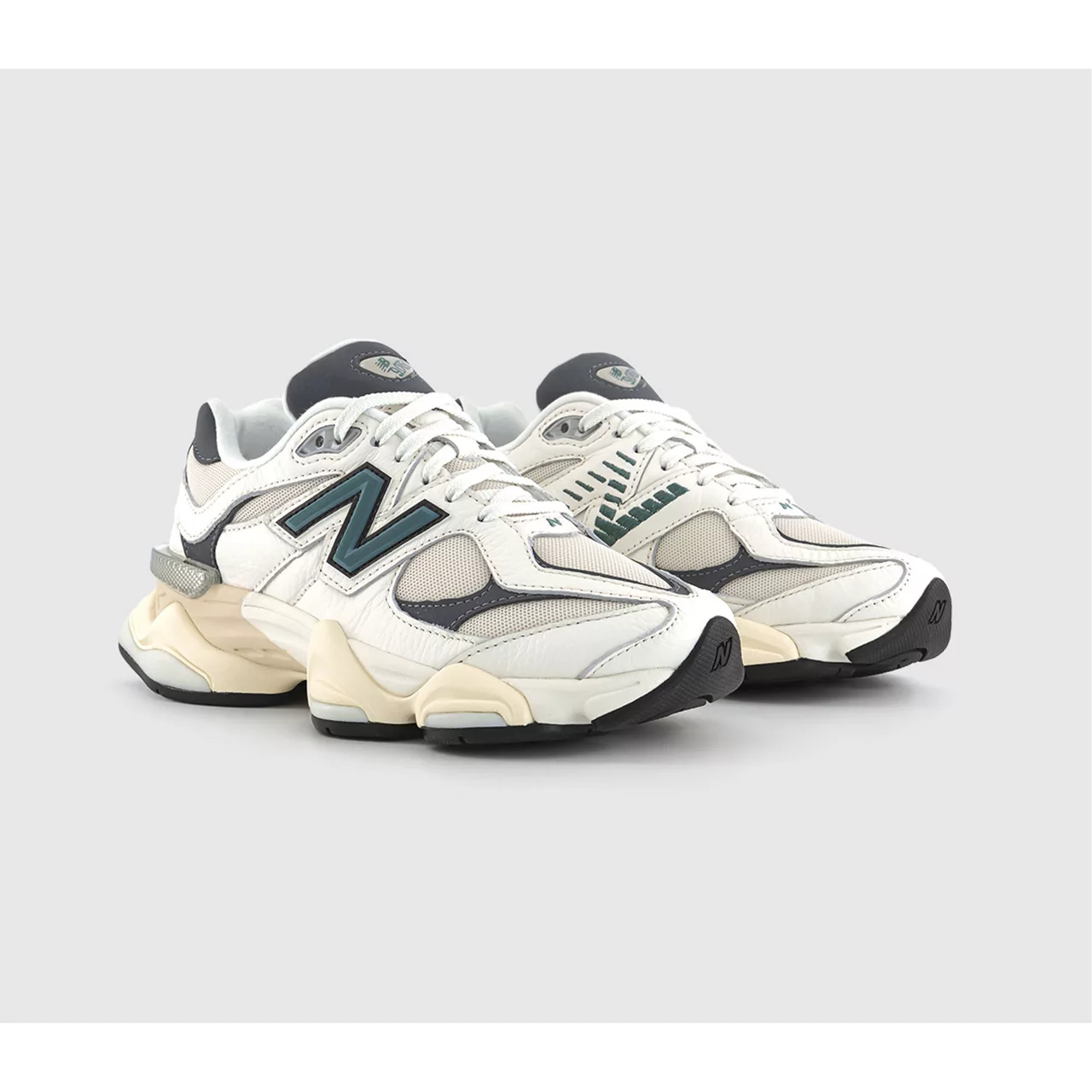 NEW BALANCE 9060 Trainers - Multi