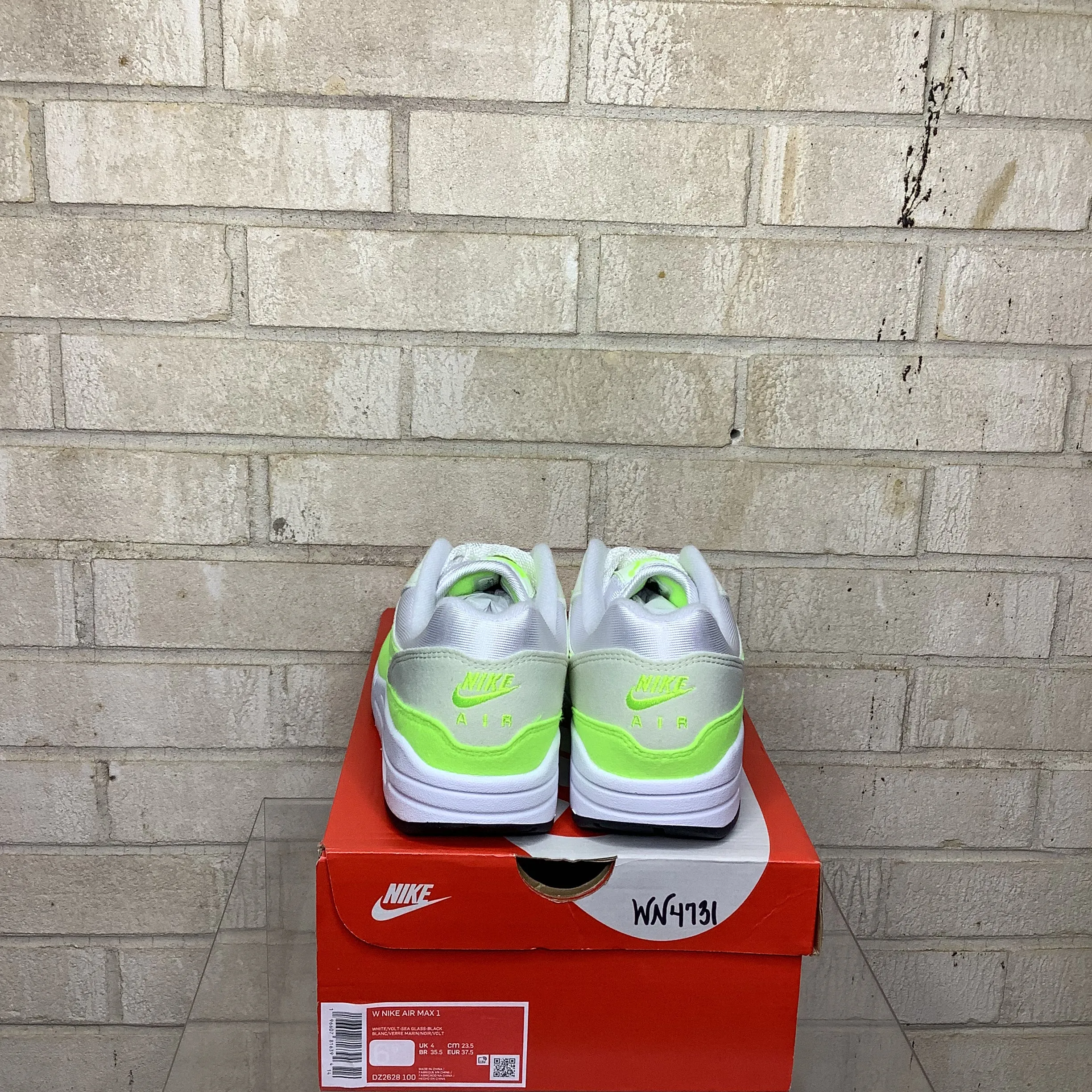 NIKE AIR MAX 1 VOLT SUEDE W SIZE 5M/6.5W DZ2628-100