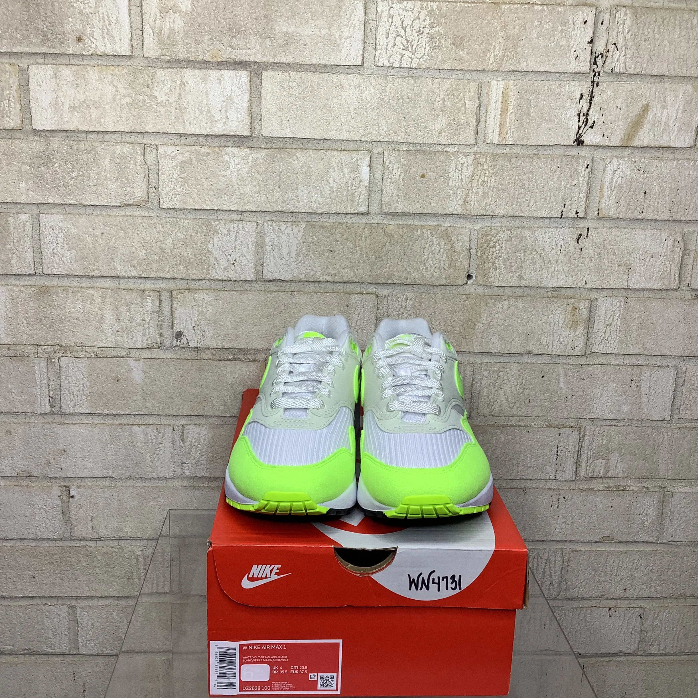 NIKE AIR MAX 1 VOLT SUEDE W SIZE 5M/6.5W DZ2628-100