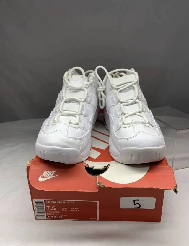 Nike air max uptempo 95 triple white 922935-100 size 7.5.