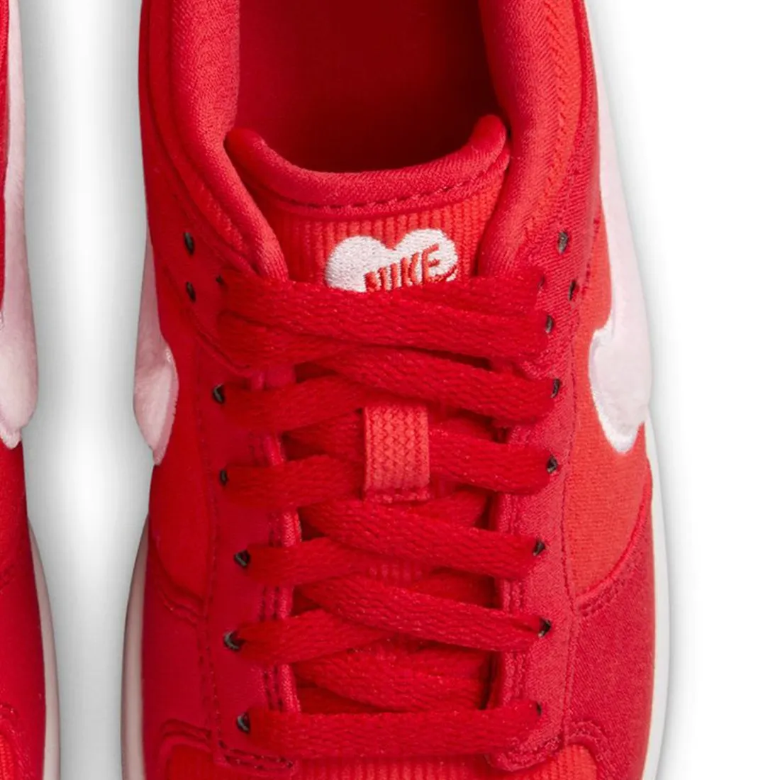 Nike Big Kids Dunk Low Gs (fire red / pink foam -lt crimson-white)