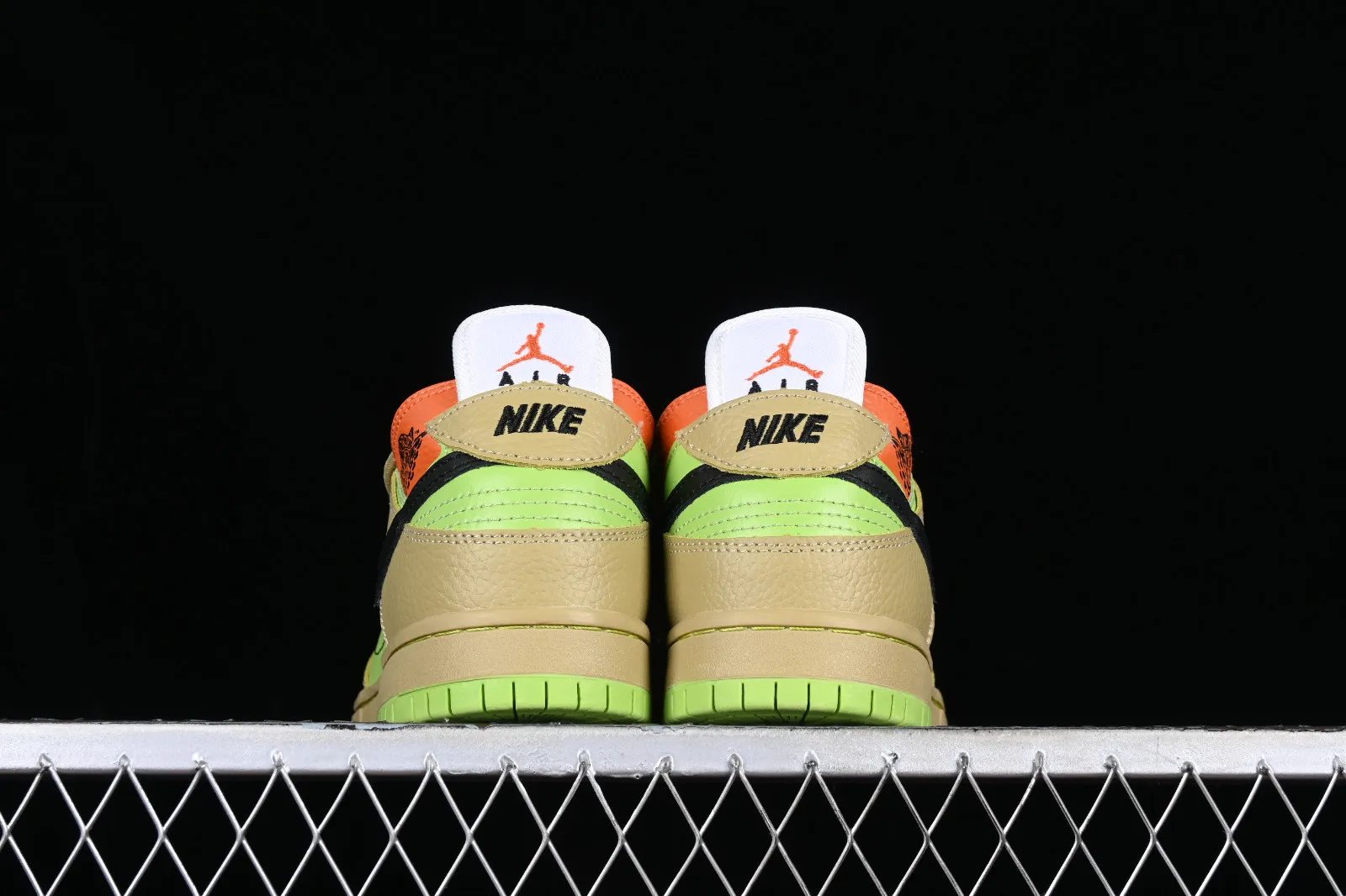 Nike SB Dunk Low Green Orange Black White BQ6817-069