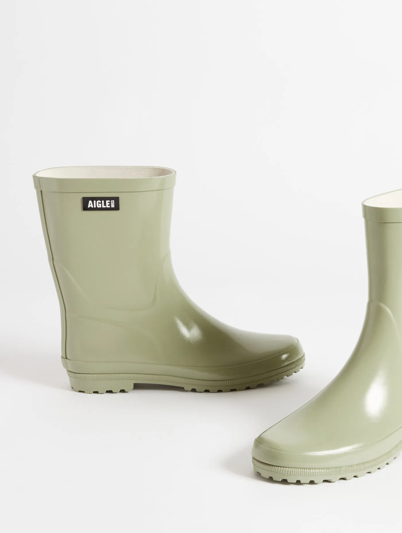 Patent ankle rain boot