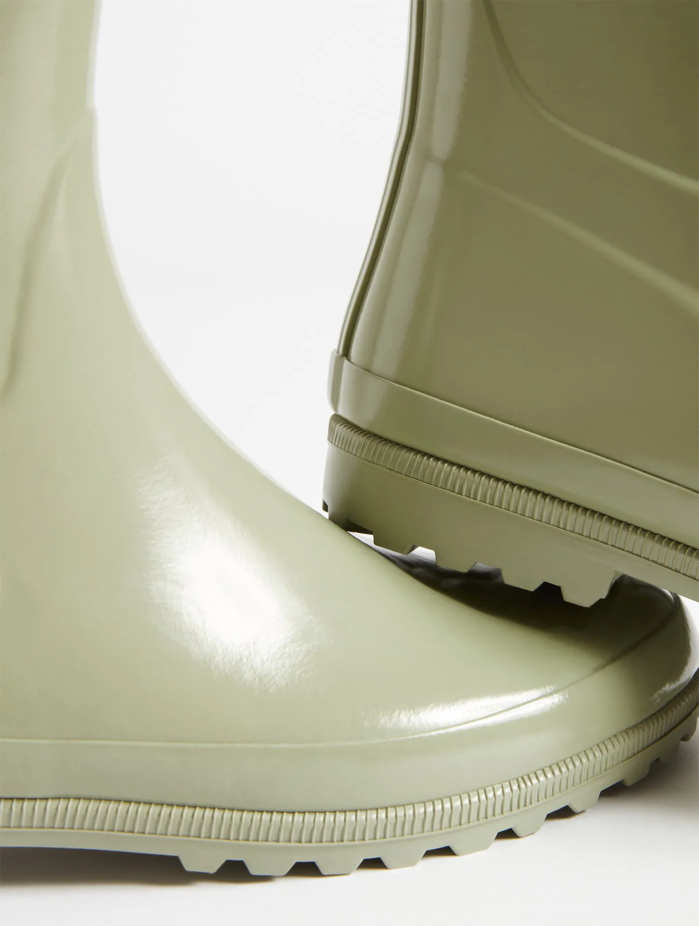 Patent ankle rain boot