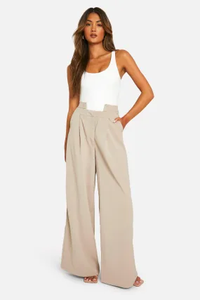 Symmetric Waist Band Detail Straight Leg Pants